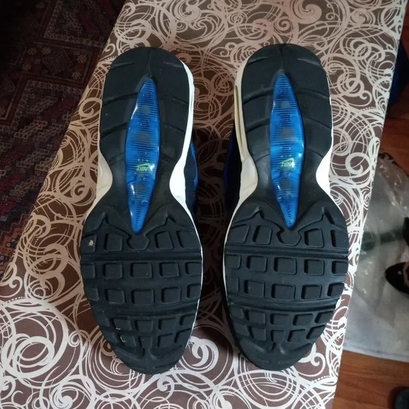 I'm selling my airmax 95 good condition used - Picture 10 of 11